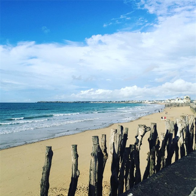 10 ngôi làng đẹp như thiên đường dưới hạ giới của nước Pháp - Ảnh 11.