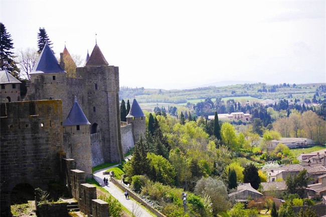 10 ngôi làng đẹp như thiên đường dưới hạ giới của nước Pháp - Ảnh 18.