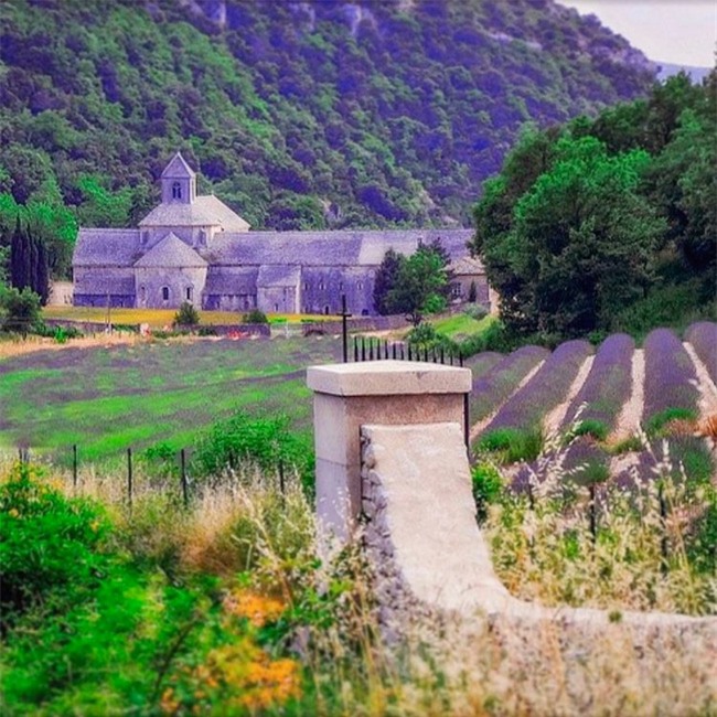 10 ngôi làng đẹp như thiên đường dưới hạ giới của nước Pháp - Ảnh 19.