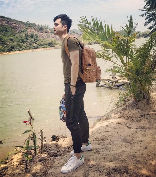 Dan mang tim kiem 'soai ca ao den' vua hat vua lai xe hinh anh 5