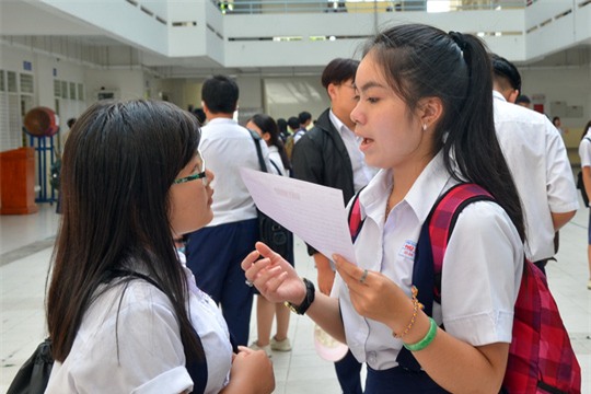 Thí sinh dự thi lớp 10 tại TP HCM năm 2016 Ảnh: Tấn Thạnh