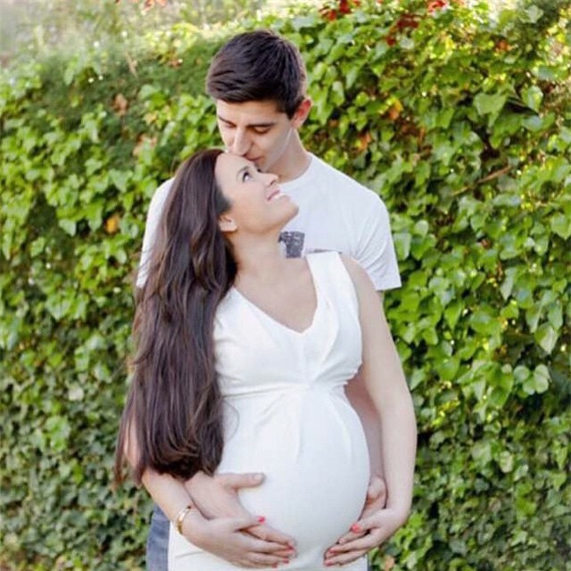 Thu mon Chelsea chia tay ban gai mang bau hinh anh 1