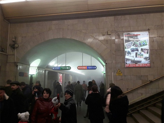 Chùm ảnh: Hiện trường kinh hoàng vụ nổ ga tàu ở Nga khiến ít nhất 10 người thiệt mạng - Ảnh 5.