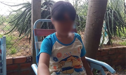 tiet lo ron nguoi cua be gai 11 tuoi bi cha va ong noi xam hai tinh duc - 1