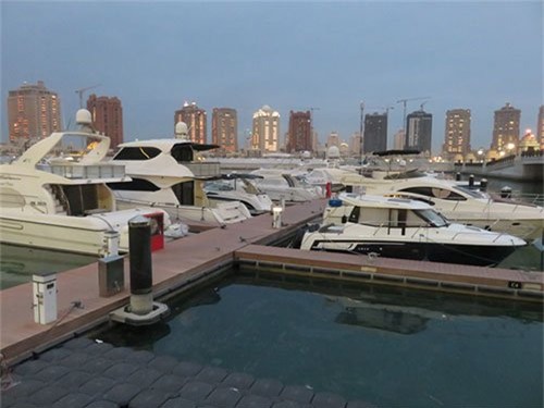 Chuyện lạ, thu nhập, siêu giàu, giàu có, du thuyền,