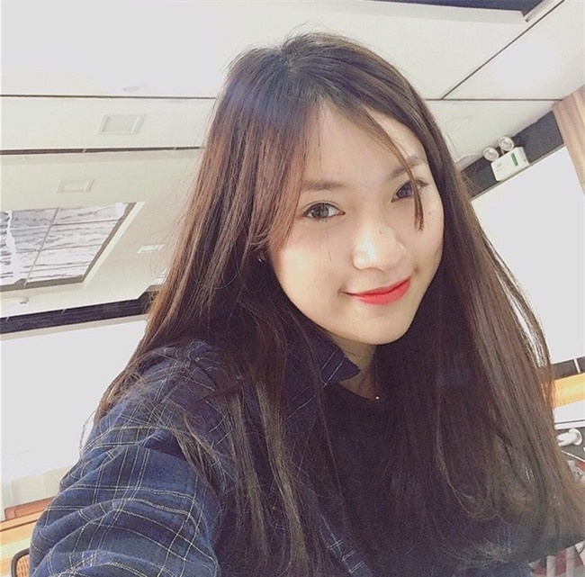 Nu sinh 'nhai' 7 thu tieng doc ban tin bang giong ba mien hinh anh 2