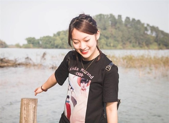 Nu sinh 'nhai' 7 thu tieng doc ban tin bang giong ba mien hinh anh 3