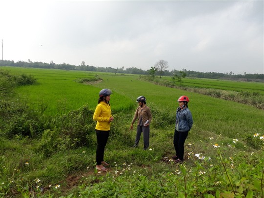 be trai so sinh nang 3,1 kg bi bo roi o canh muong thuy loi - 2