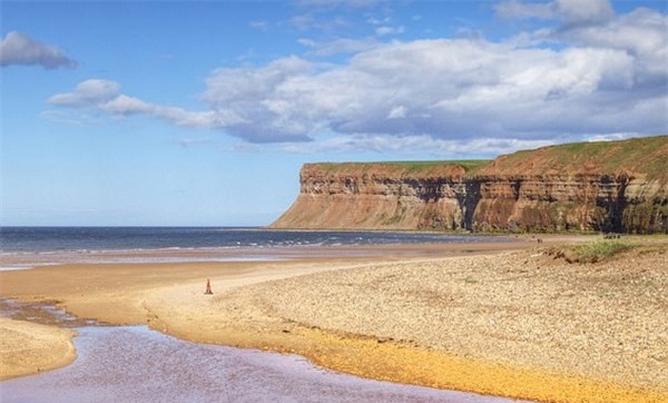 Vách núi nơi hai thiếu niên 17 tuổi bị ngã tử vong