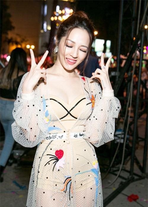 Những lần gợi cảm “đẹp rụng rời” của Bảo Anh