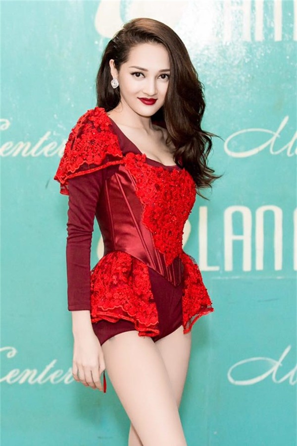 Những lần gợi cảm “đẹp rụng rời” của Bảo Anh