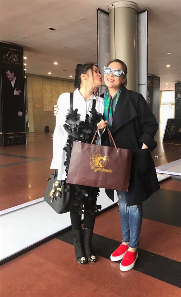 Ngọc Trinh diện tất lưới kém duyên dẫn đầu top sao mặc xấu tháng 3 - Ảnh 9.