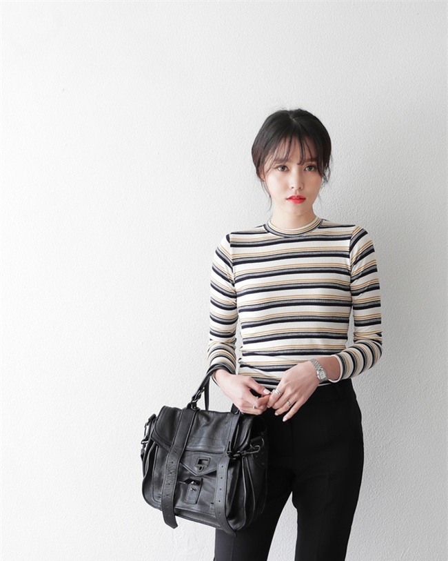 Chỉ cần 7 mẫu áo phông sau là đã đủ để các nàng chưng diện trong tiết trời nắng đẹp thế này - Ảnh 5.