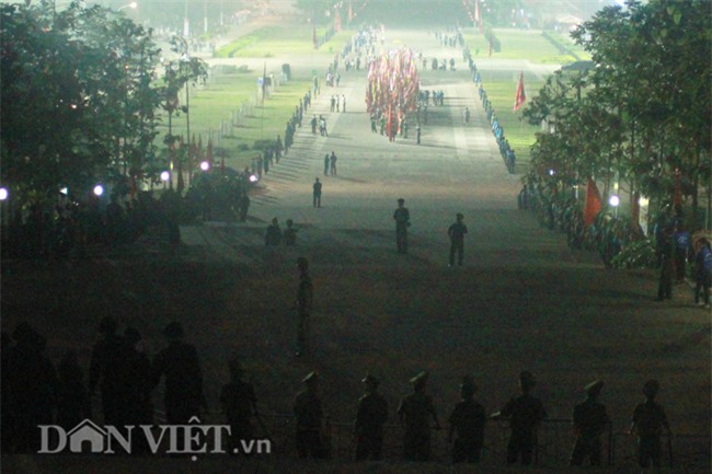 nguoi dan ngu bai co, ghe da cho den gio lam le gio to hinh anh 9