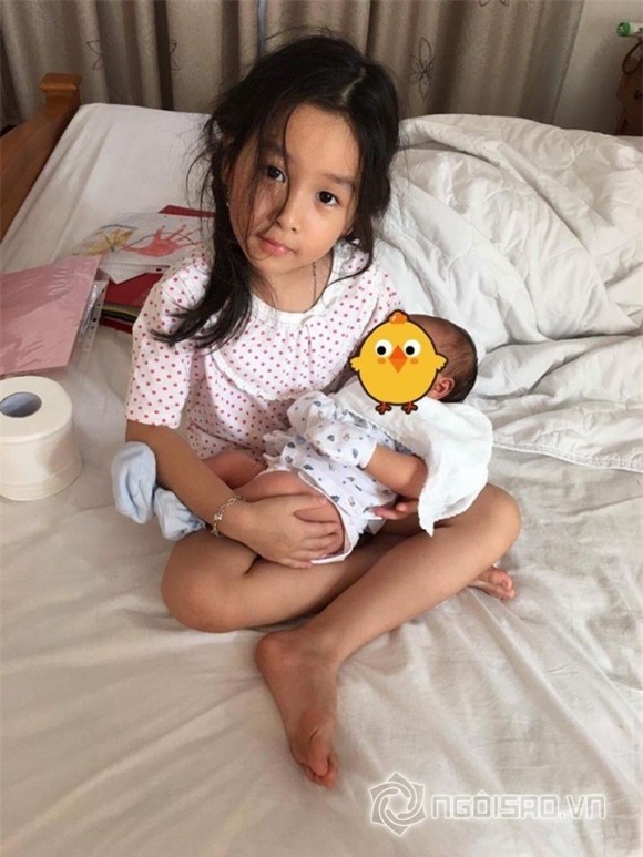 sao việt, con sao việt, con sao việt làm việc nhà, con sao rửa bát, nhóc tỳ nhà sao việt