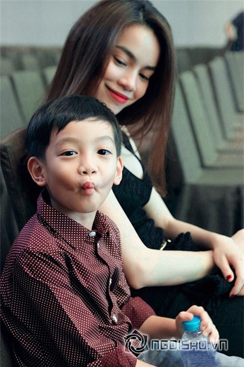 sao việt, con sao việt, con sao việt làm việc nhà, con sao rửa bát, nhóc tỳ nhà sao việt