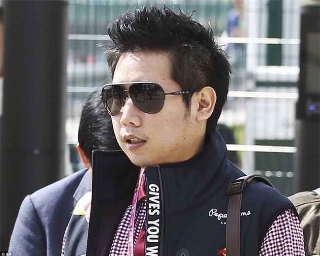 Cậu ấm của gia tộc tỷ phú Redbull xuất hiện tại Anh giữa bức xúc của dư luận sau vụ tai nạn gây chết người - Ảnh 8.