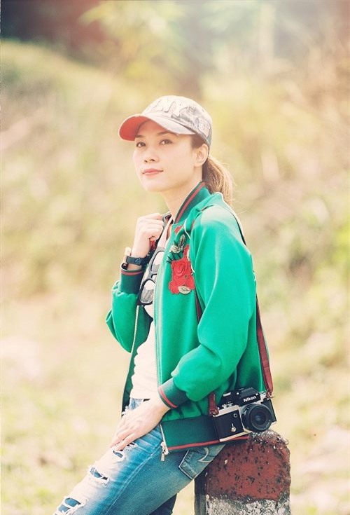 Mỹ Tâm mặc áo khoác giống... đồ fake của Gucci - Ảnh 1.