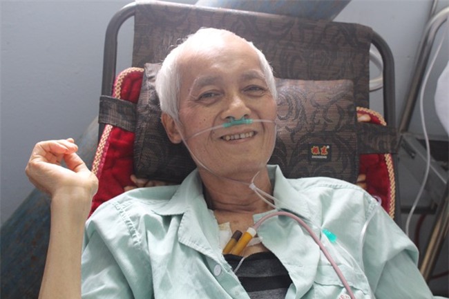 Gia dinh da mang anh den cho NSUT Duy Thanh chon hinh anh 1