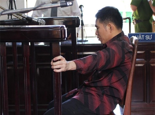 Bị cáo Thu trong giờ tòa nghị án