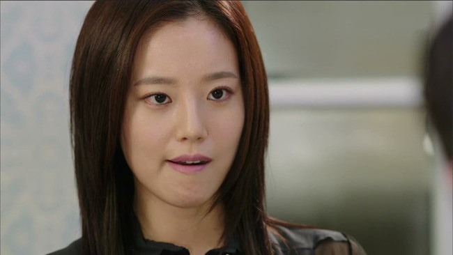 Quay trở lại nhà em gái, tôi choáng váng nghe được những lời vợ chồng em nói với nhau - Ảnh 2.