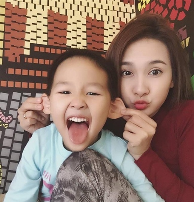 nhan sac xinh nhu mong cua nguoi dep "song chung voi me chong" hinh anh 14