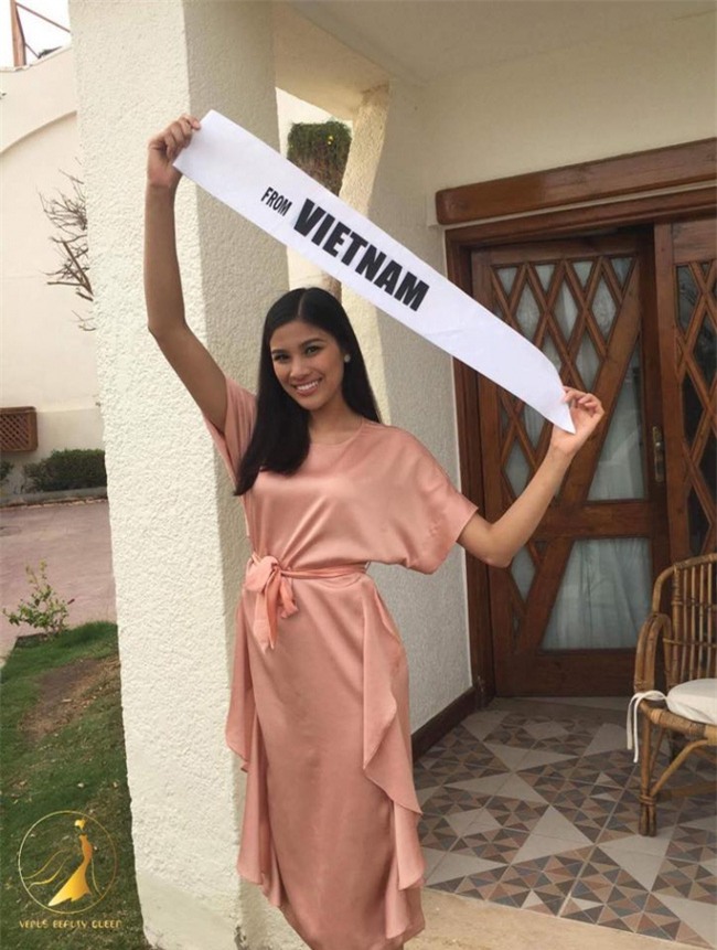 Đeo dải băng mới “From Vietnam”, Nguyễn Thị Thành lọt Top 15 phần thi “Resort Wear” - Ảnh 5.