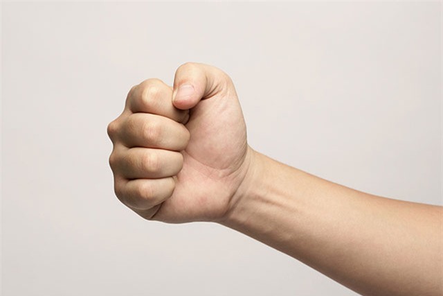 Chỉ cần nắm chặt tay trong vòng 30 giây, bạn sẽ biết sức khỏe mình đang gặp vấn đề gì? - Ảnh 1.