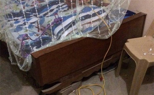 nam sinh lop 11 chich dien vao nhan vien ban xang de tra thu hinh anh 1