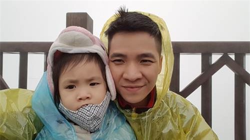 bo dien trai ke chuyen cung con gai 3 tuoi len sapa lam clip gay sot mang - 3