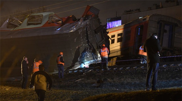 4 toa tàu bị trật khỏi đường ray sau vụ tai nạn. (Ảnh: RT)