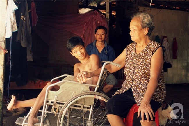 Người chồng trốn sinh con để có thời gian chăm sóc mẹ bệnh, cháu tật nguyền của vợ - Ảnh 14.