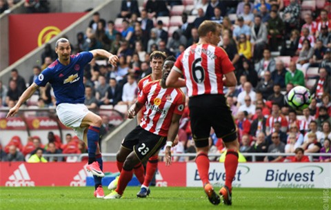 Ibrahimovic khai thông bế tắc với cú dứt điểm đẳng cấp