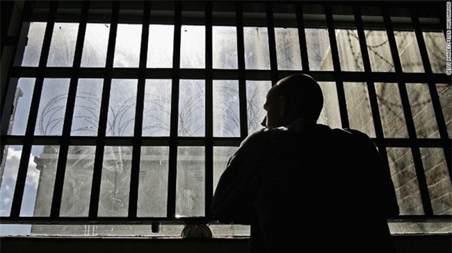 Bai toan bao nhieu tu nhan tron thoat? hinh anh 1