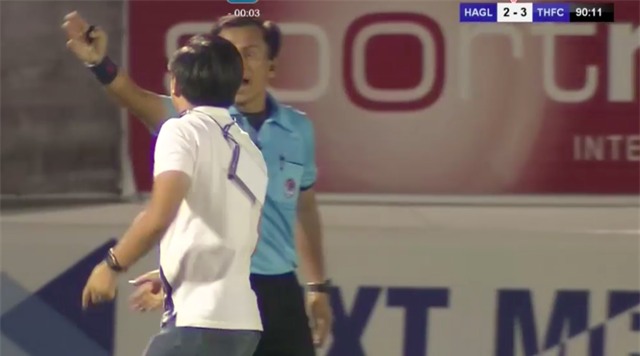 Trận đấu giữa HA Gia Lai và Thanh Hoá xảy ra quá nhiều tình huống gây tranh cãi