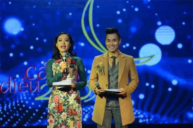 Hong Anh, Nguyen Khang bi nhan xet la MC tham hoa o Canh dieu 2017 hinh anh 1