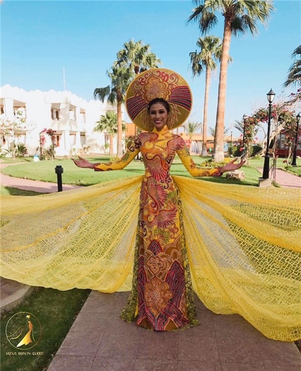 Ngắm trang phục dân tộc độc đáo của Nguyễn Thị Thành tại Miss Eco 2017