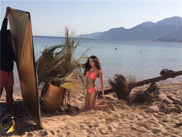 Ngắm trang phục dân tộc độc đáo của Nguyễn Thị Thành tại Miss Eco 2017