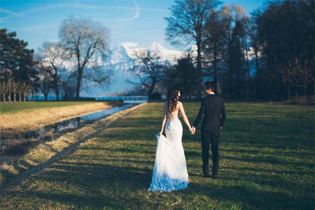 Ảnh cưới đẹp nao lòng tại hồ xanh, núi trắng Thụy Sĩ của cặp đôi Việt kiều tưởng không yêu mà cuối cùng lại yêu - Ảnh 12.