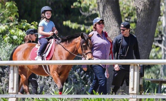 sao nhí Hollywood,Harper Beckham,Harper cưỡi ngựa,David Beckham,Victoria Beckham