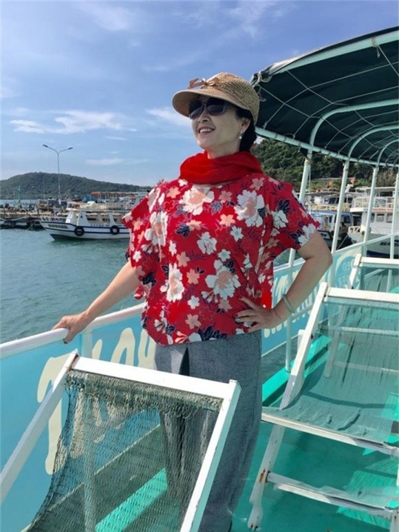 ve dep doi thuc gay bat ngo cua ba me chong khet tieng sam soi nhat viet nam - 12