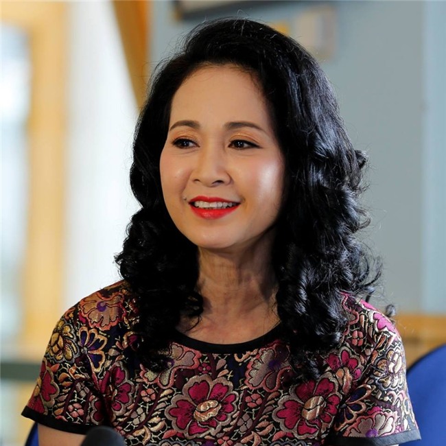 ve dep doi thuc gay bat ngo cua ba me chong khet tieng sam soi nhat viet nam - 4