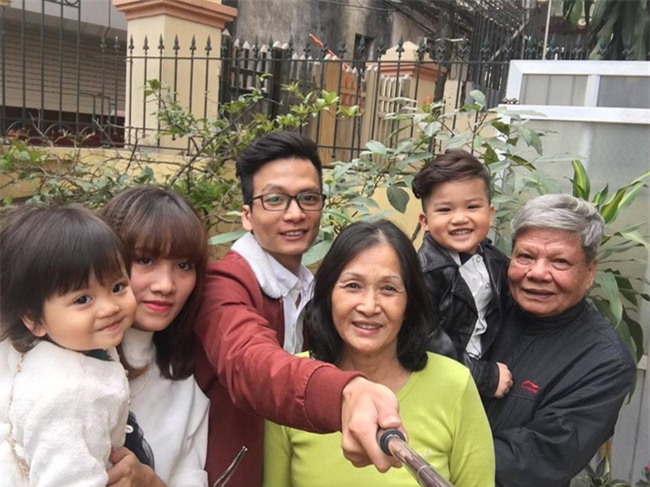 Nàng dâu khoe ảnh bố chồng rửa bát hộ, sống chung với mẹ chồng được yêu thương cưng chiều khiến chị em ước ao - Ảnh 2.