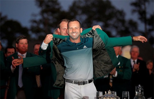 Hôn thê quyến rũ của nhà vô địch golf Masters 2017