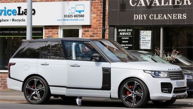 Khong duoc ra san, Rooney 'dot tien' cho xe sang moi hinh anh 1