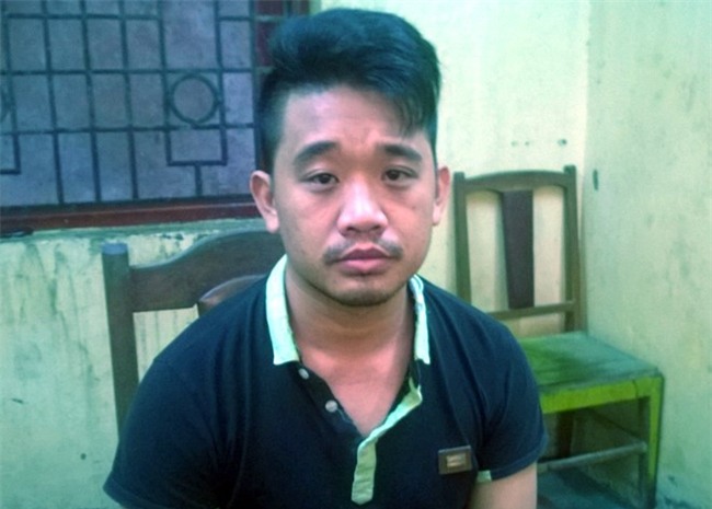 Nhan vien quan an cam dao truy sat nhom thanh nien tren pho hinh anh 1