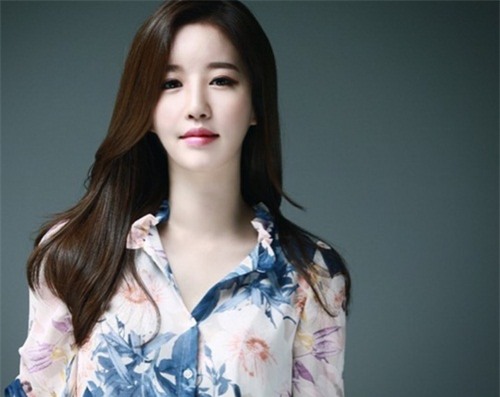 Cô giáo dạy Toán bị nhầm là diễn viên vì quá xinh đẹp - 5