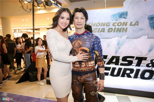 Dinh Tien Dat tranh mat Hari Won o su kien ra mat phim hinh anh 11