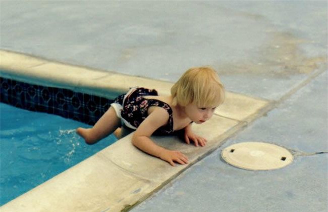 Bé gái tàn tật bị cha mẹ bỏ rơi, 20 năm sau điều cảm động khó tin đã xảy ra... - Ảnh 5.