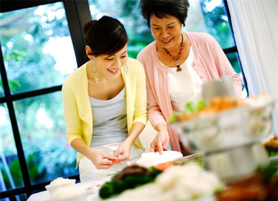 5 nam truoc, toi duoi con dau ra khoi nha de bay gio, con trai ep toi vao trai duong lao - 1